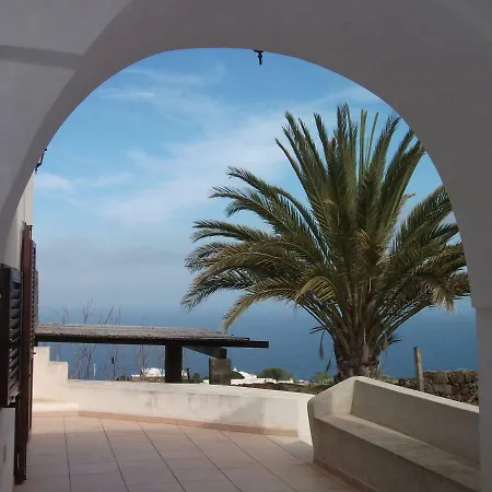 Holiday home Dammuso Levante In C/da Tracino A Pantelleria
